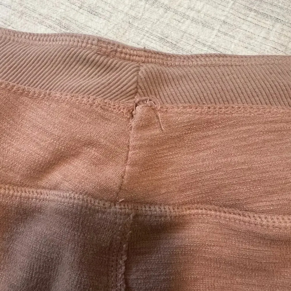 FREE PEOPLE MOVEMENT Ziggy Leggings in Cameo Dust size XS - Picture 6 of 10